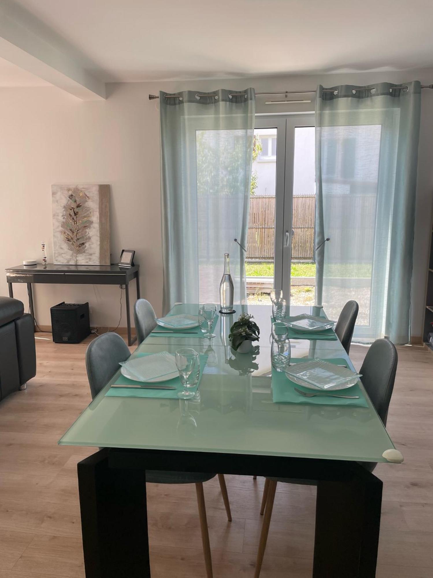 Maison Spacieuse Proche Strasbourg Ostwald Exteriör bild